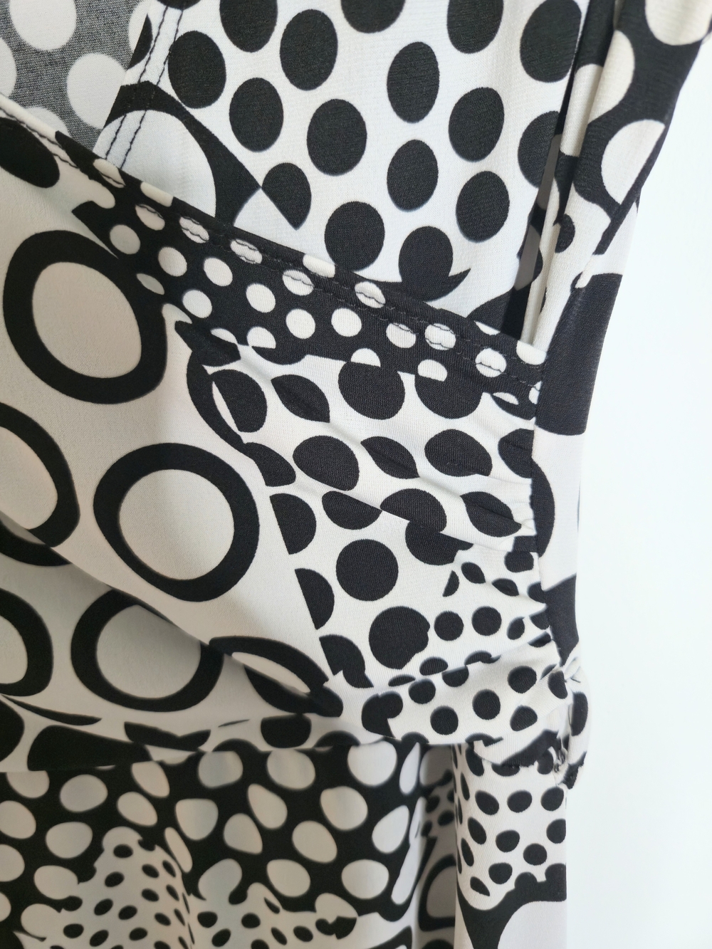 La Belle Black & White Geometric Polka Dot Faux Wrap Lightweight Dress Size M - Picture 7 of 10